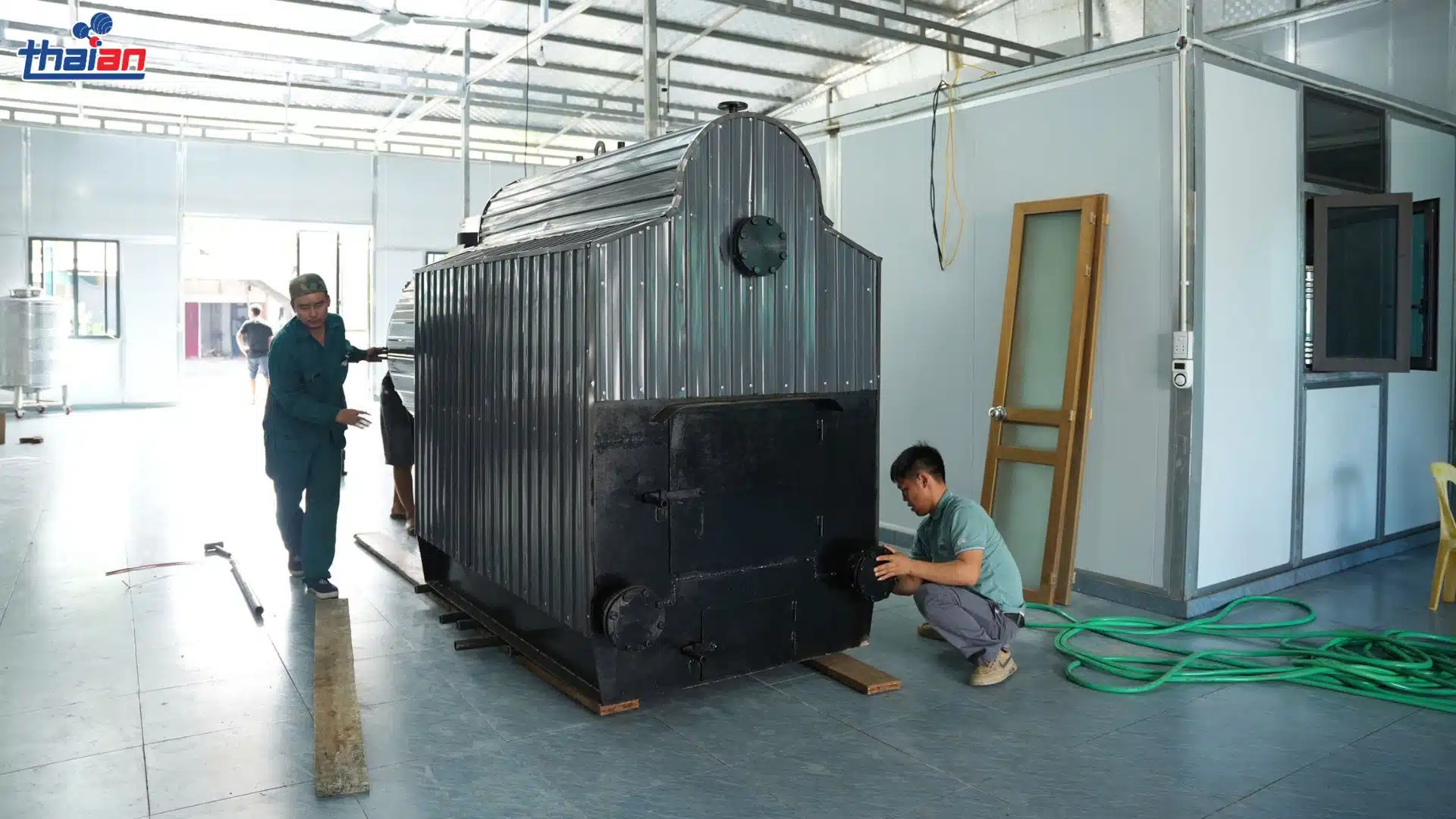 Nồi hơi nấu rượu đa năng – Giải pháp cấp hơi ổn định cho sản xuất rượu sạch