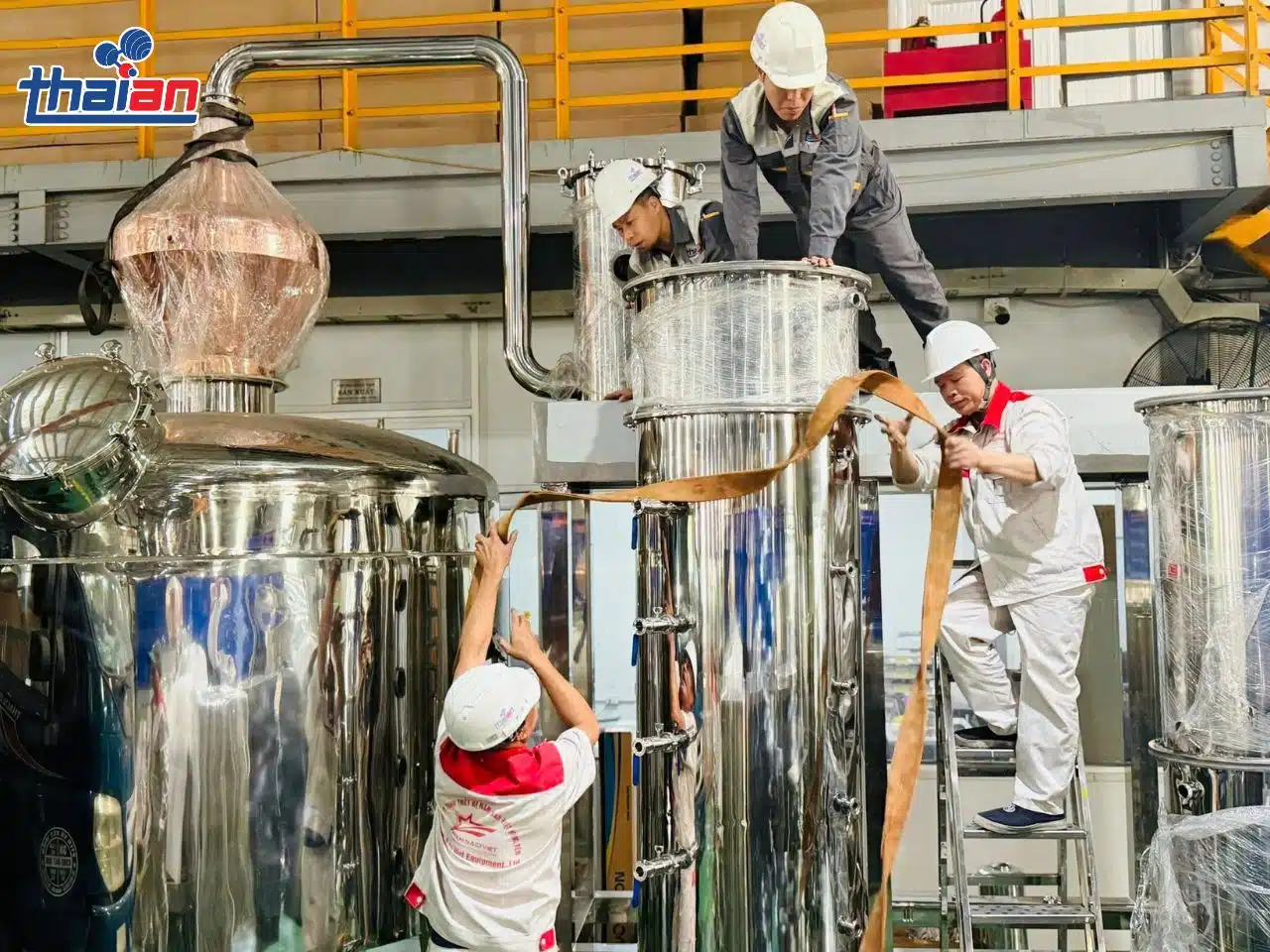 ĐẦU TƯ THÁP CHƯNG CẤT RƯỢU GỈAI PHÁP CHO LÀNG NGHỀ RƯỢU VIỆT