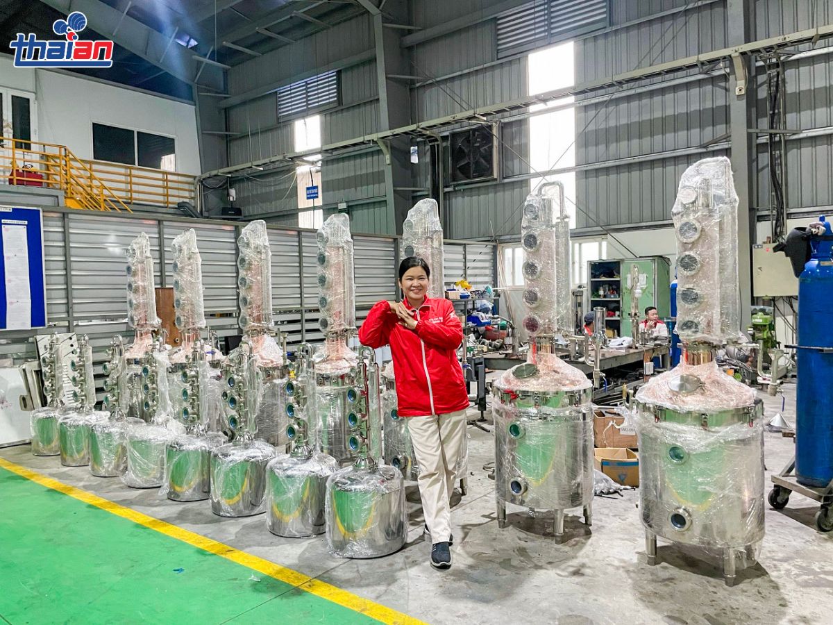 Lợi ích khi dùng tháp chưng cất rượu inox để sản xuất rượu sạch lợi nhuận cao