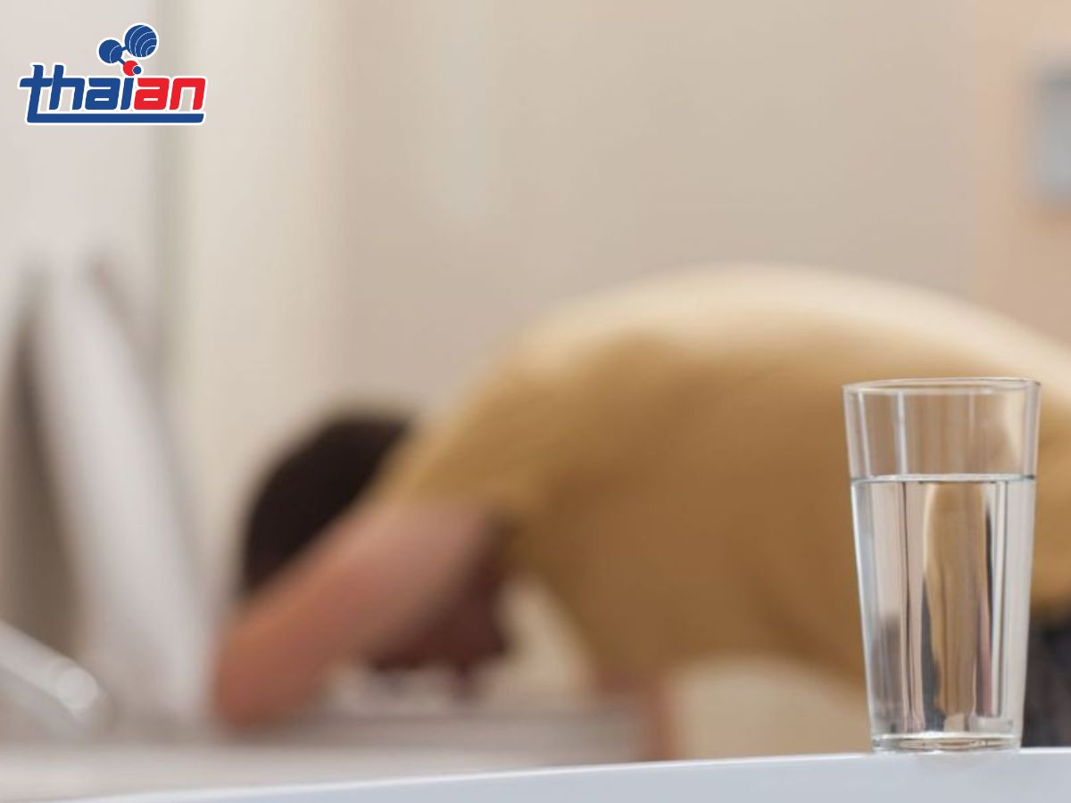 Cách giải rượu: Nôn sau khi say là dấu hiệu tốt hay nguy hiểm