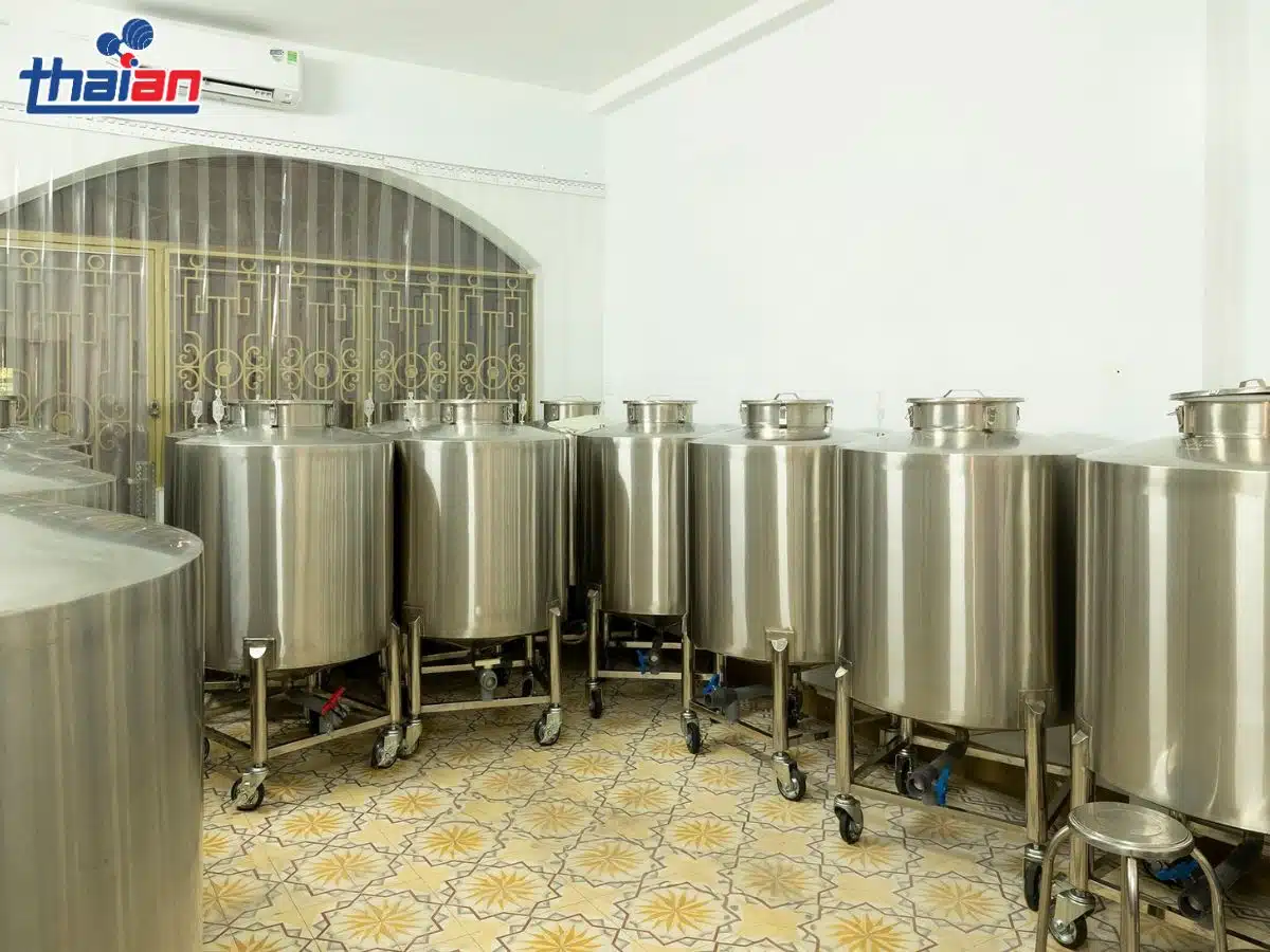 Rượu Dược Liệu Cô Ba Tinh Hoa Nếp Cái Hoa Vàng Và Công Nghệ Chưng Cất Hiện Đại (2)